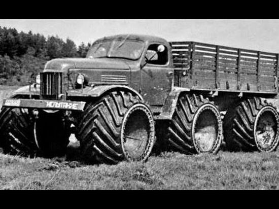 4. Опытный бортовой 2,5-тонный грузовик ЗИЛ-157Р (6x6) на арочных шинах. 1957 год