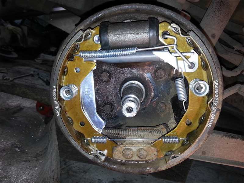 Как правильно настроить и регулировать стояночный тормоз на автомобиле: подробное руководство Как правильно настроить и регулировать стояночный тормоз на автомобиле: подробное руководство