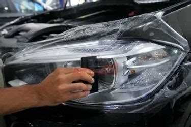 Очистка поверхности фары