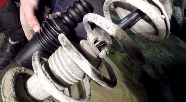 Демонтаж поврежденных элементов кузова