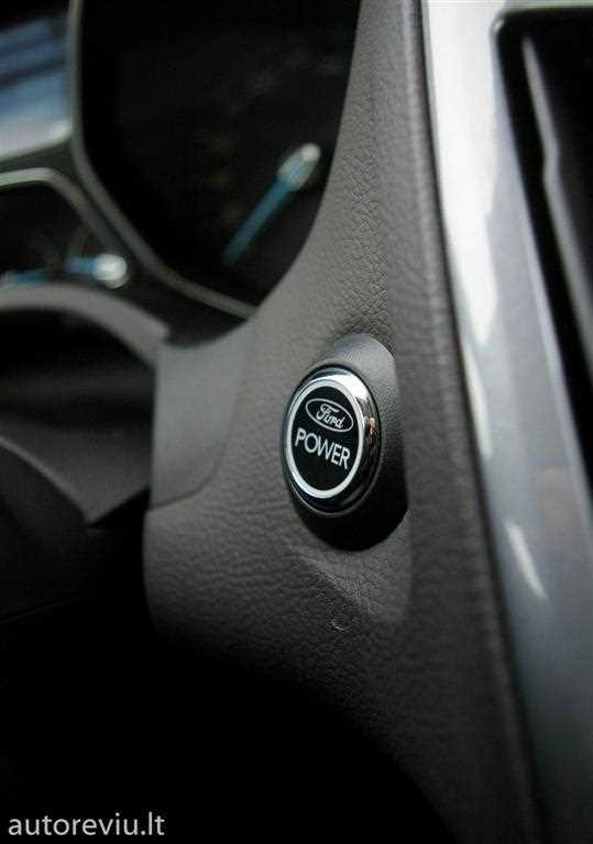 Лобовое стекло для Ford Focus 2: купить, установить и заменить в Москве Лобовое стекло для Ford Focus 2: купить, установить и заменить в Москве