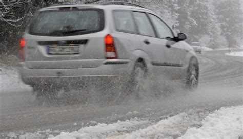 Одеяло для машины: как выбрать и защитить автомобиль от механических повреждений и загрязнений Одеяло для машины: как выбрать и защитить автомобиль от механических повреждений и загрязнений