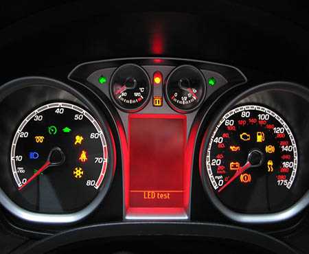 Панель приборов Ford Focus 2: описание, особенности и проблемы Панель приборов Ford Focus 2: описание, особенности и проблемы