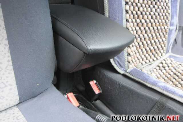 Преимущества подлокотника на Рено Дастер