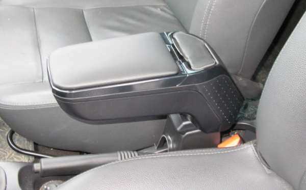 Начало установки подлокотника